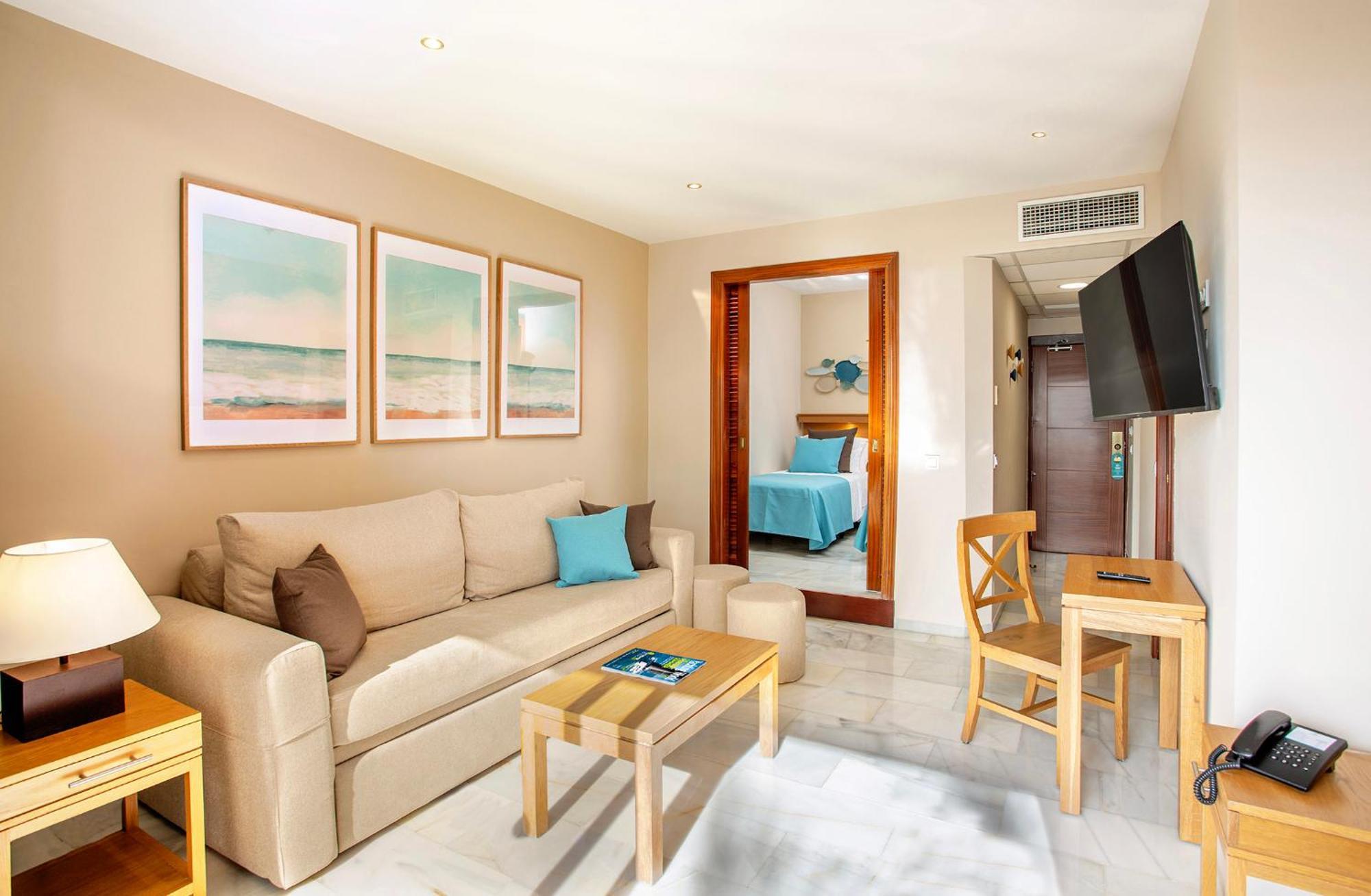 Studio-Apartment Partial Sea View