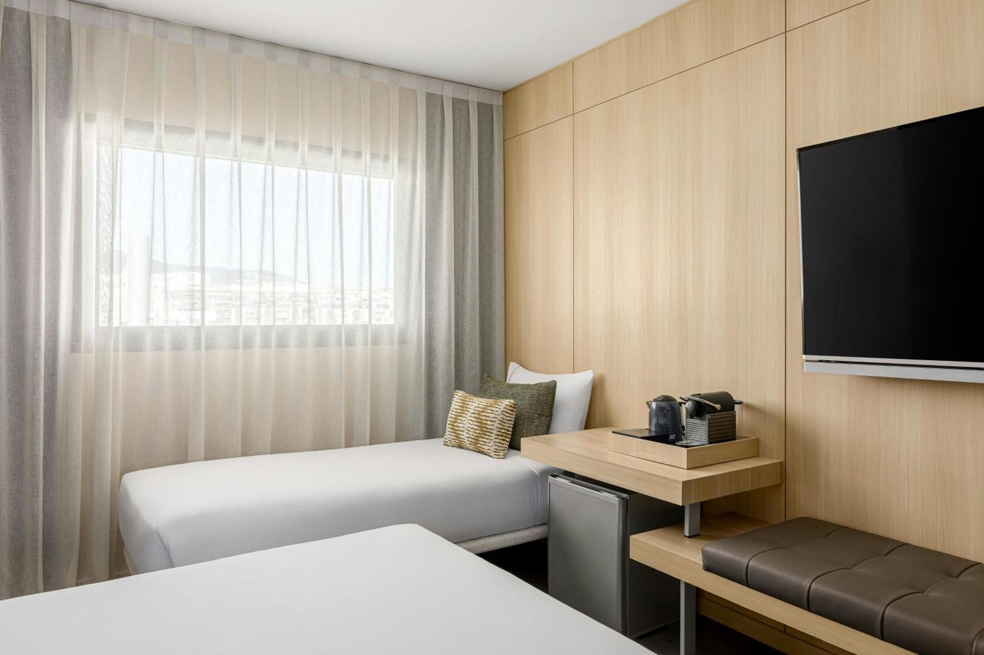 Standard Triple Guest room 1 King