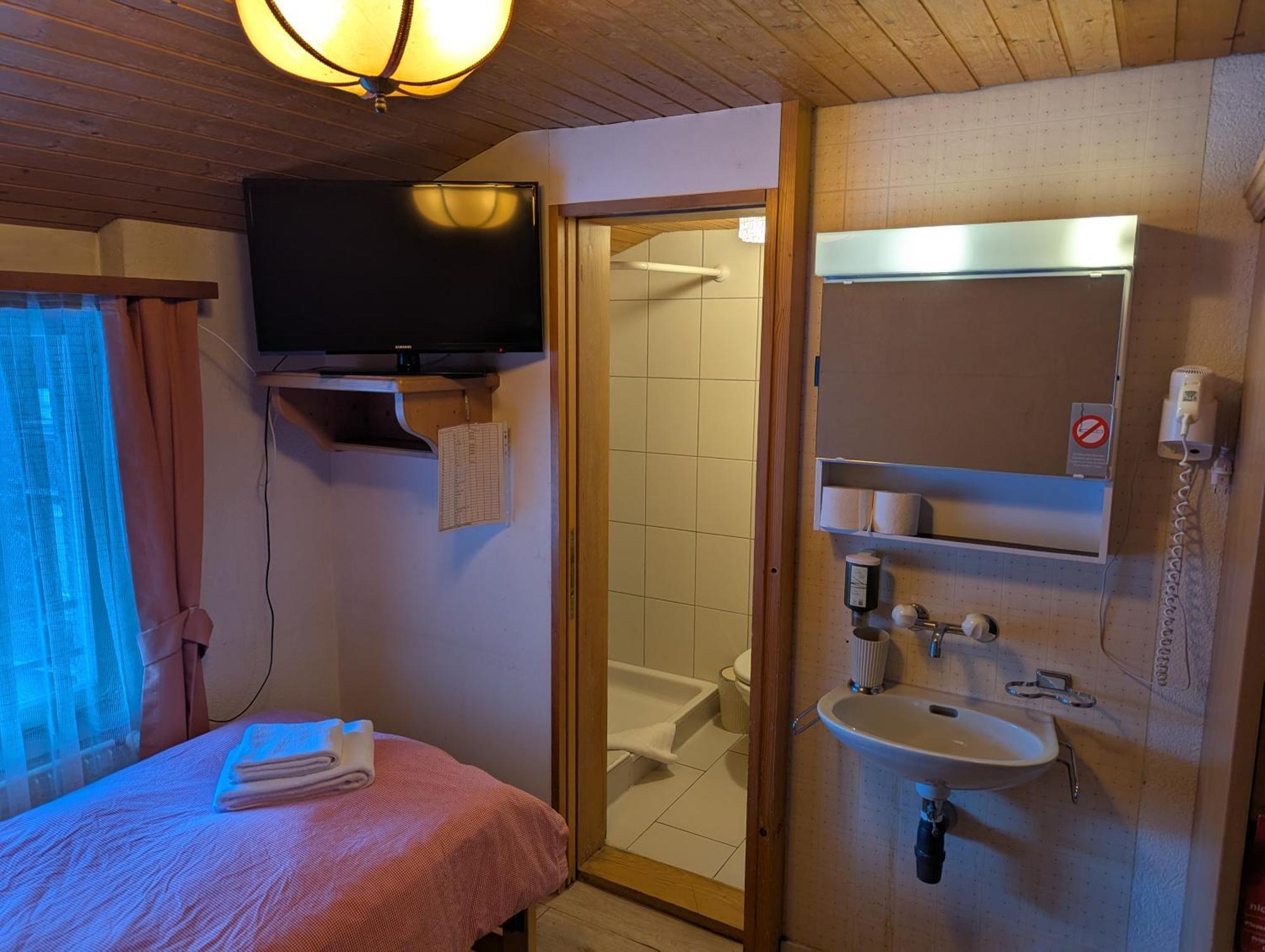 Economy Single Room