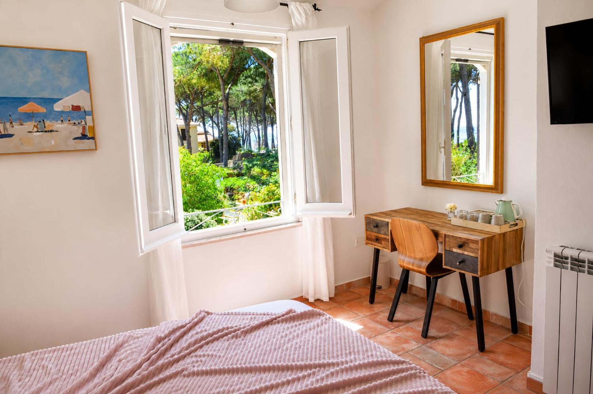 Double or Twin Room Private External Bathroom
