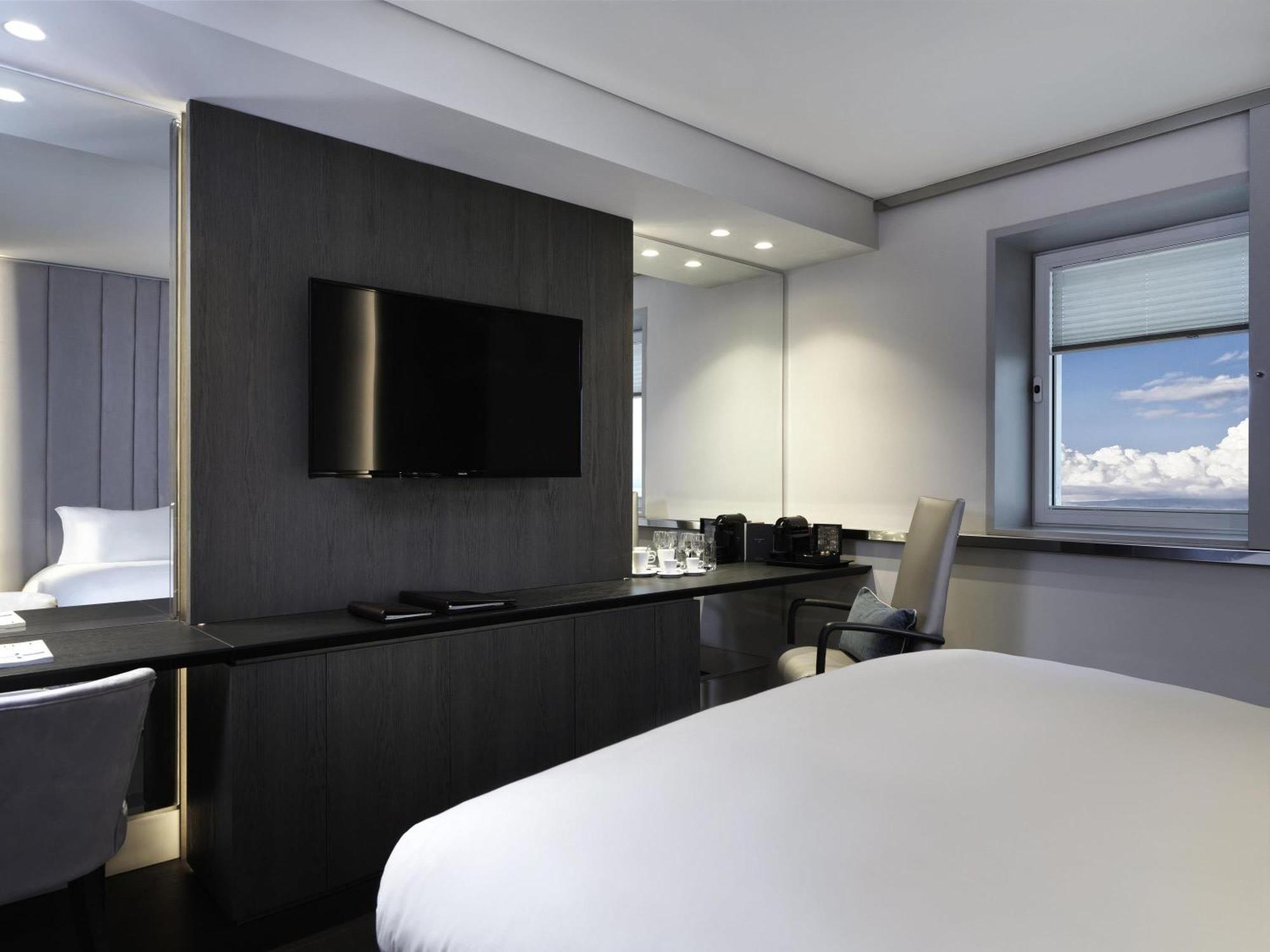 Luxury Club Kamer met Queensize Bed en Toegang tot de Lounge