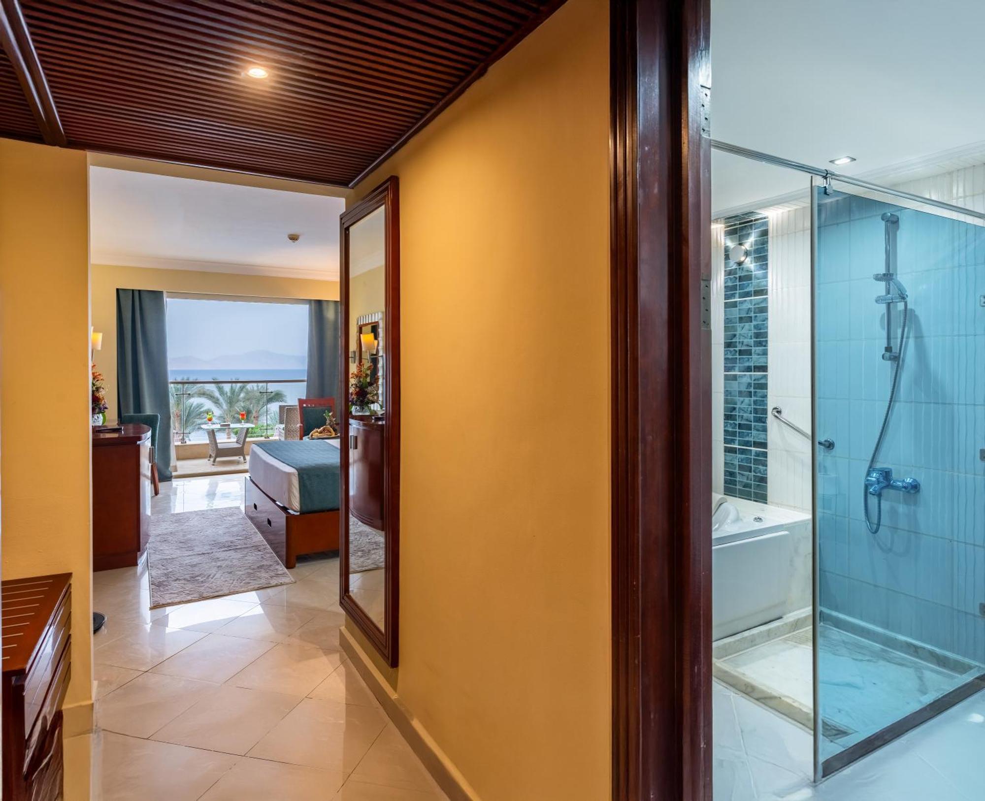 Quarto Triplo Deluxe com Vista do Mar