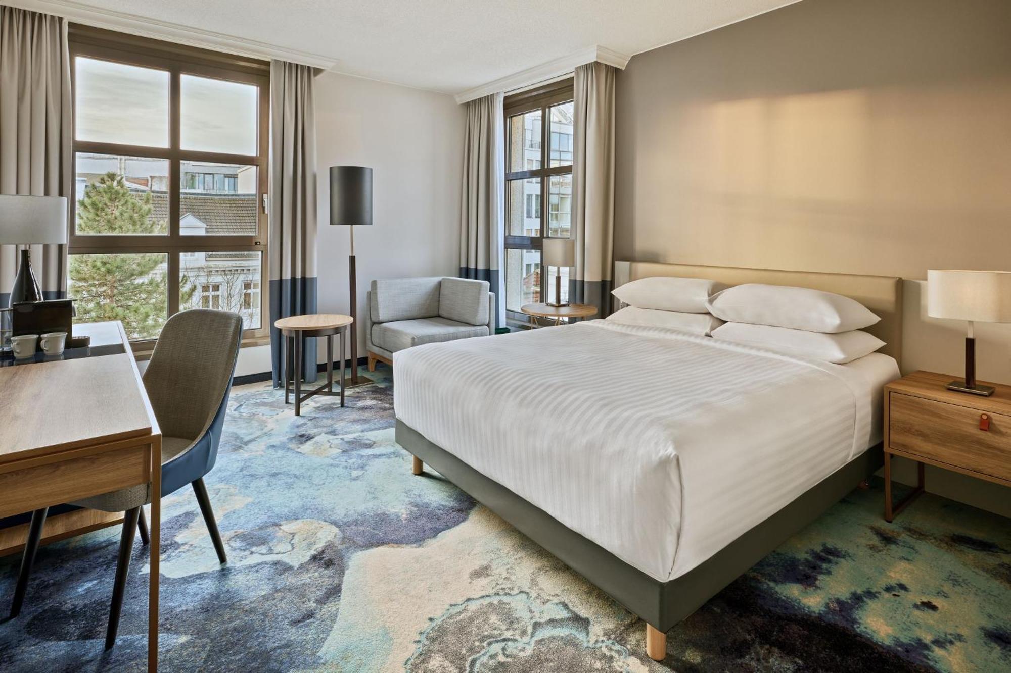 Executive King Room Lounge Access