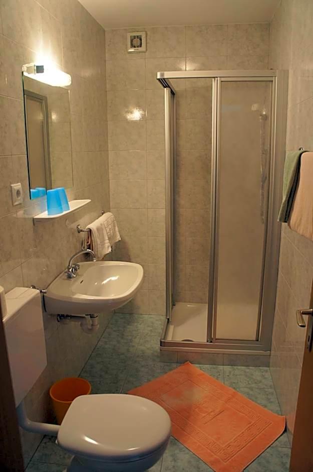 Single Room Shower