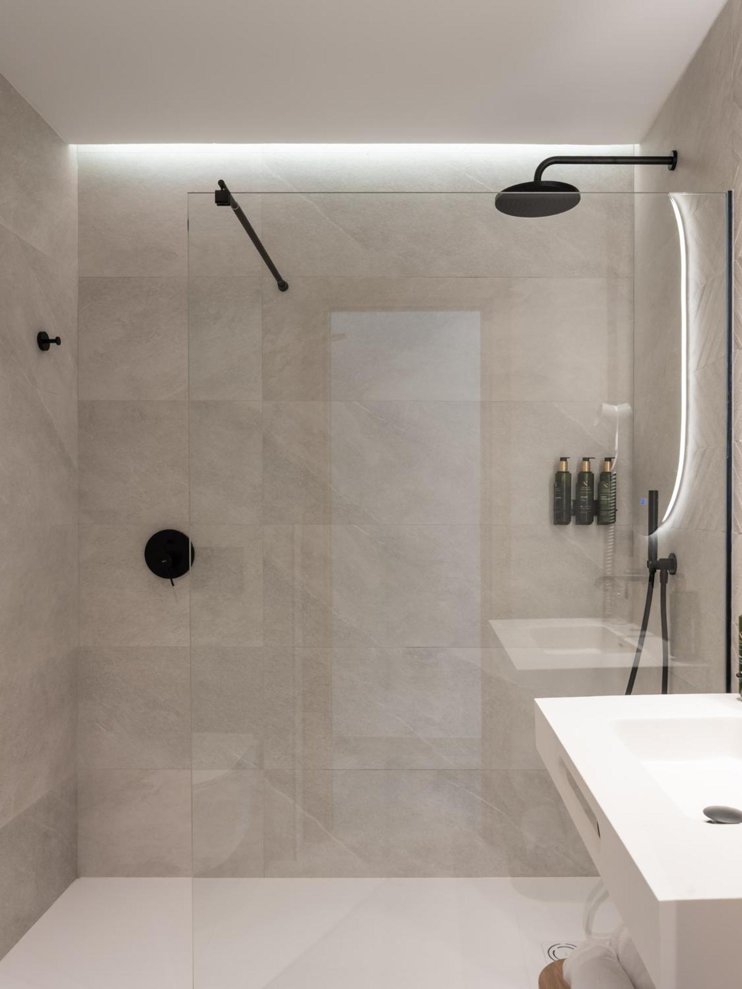 Large Single Room