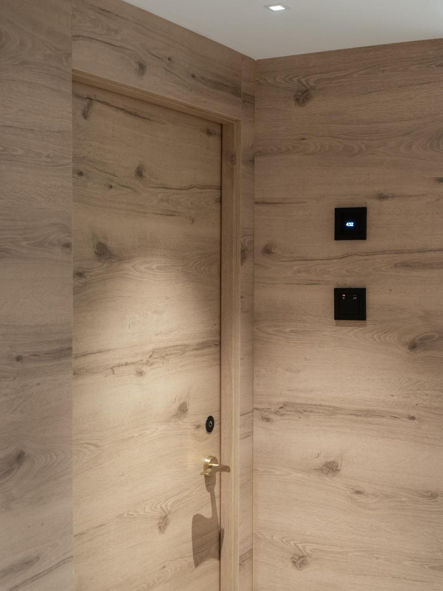 Large Single Room