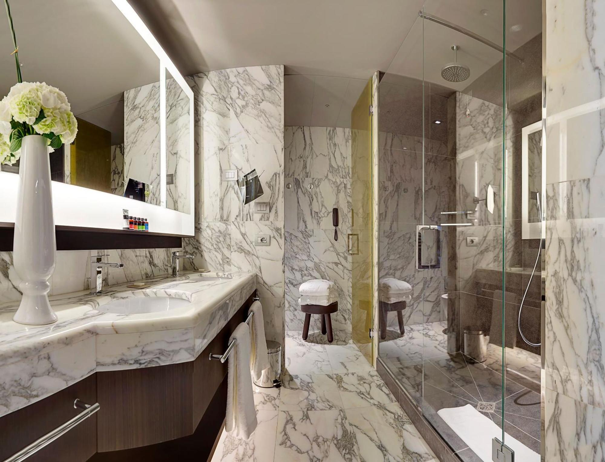 Extra ME Junior Suite City VIew
