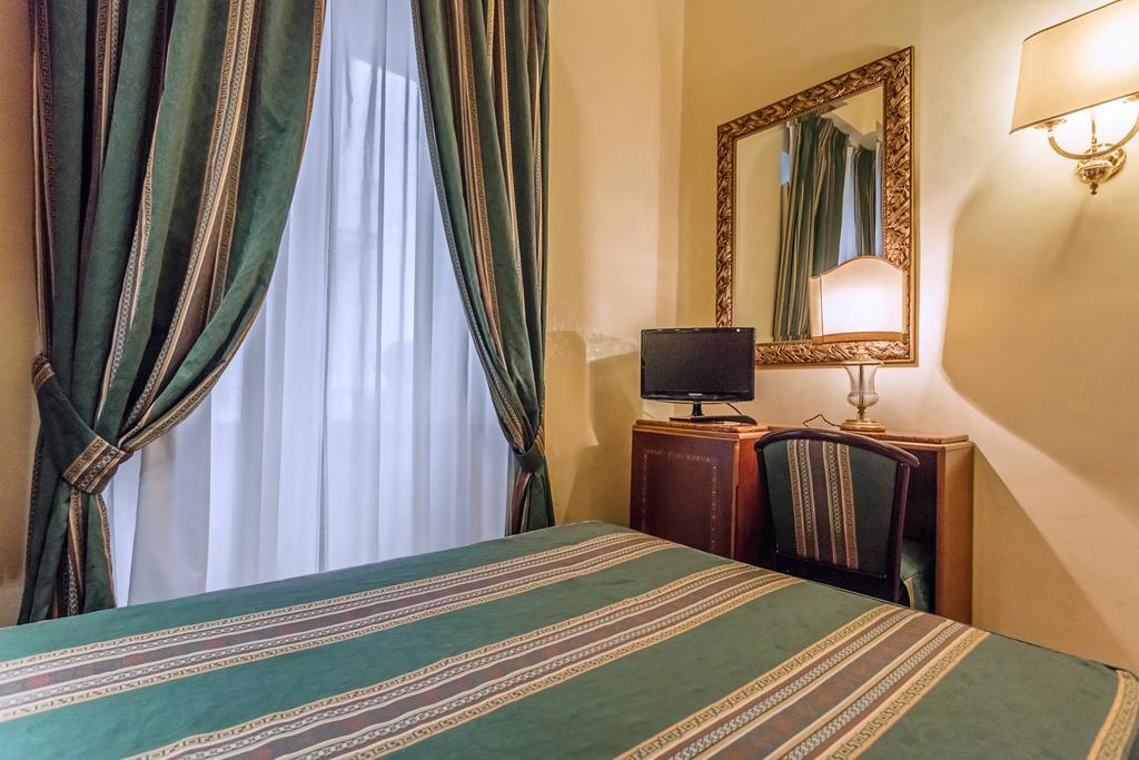Economy Double or Twin Room,703792018:JPEG