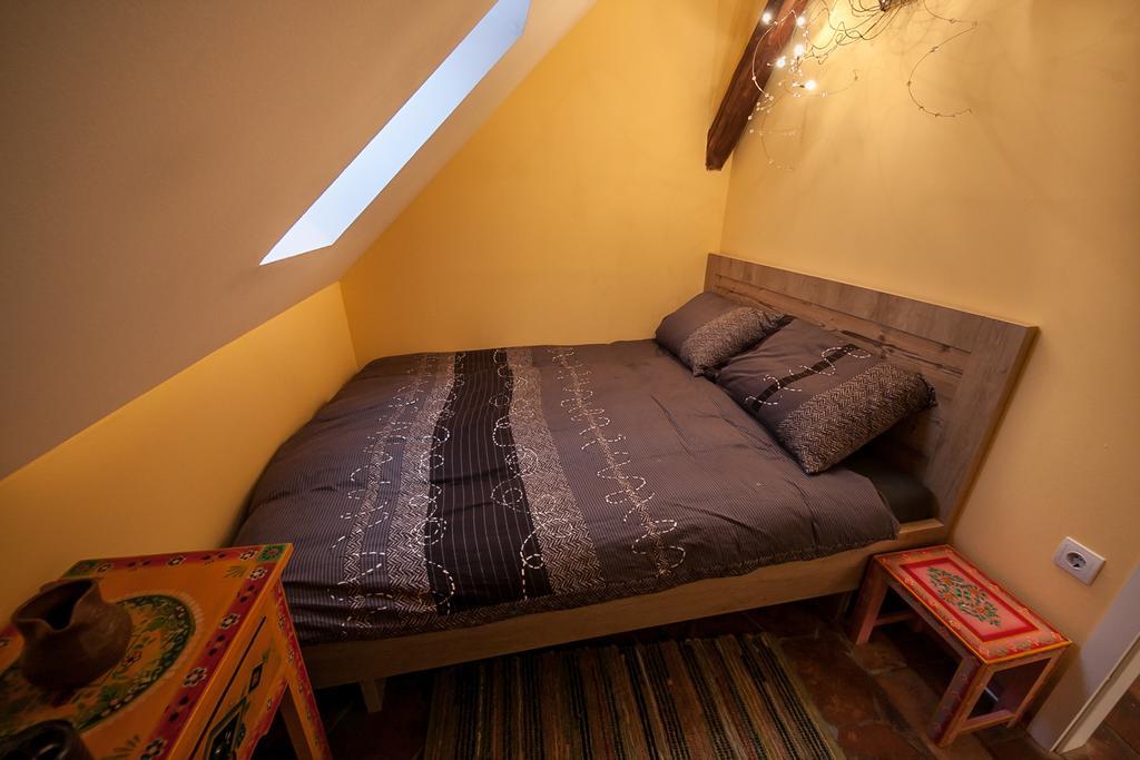 One-Bedroom Apartment,205171333:JPEG