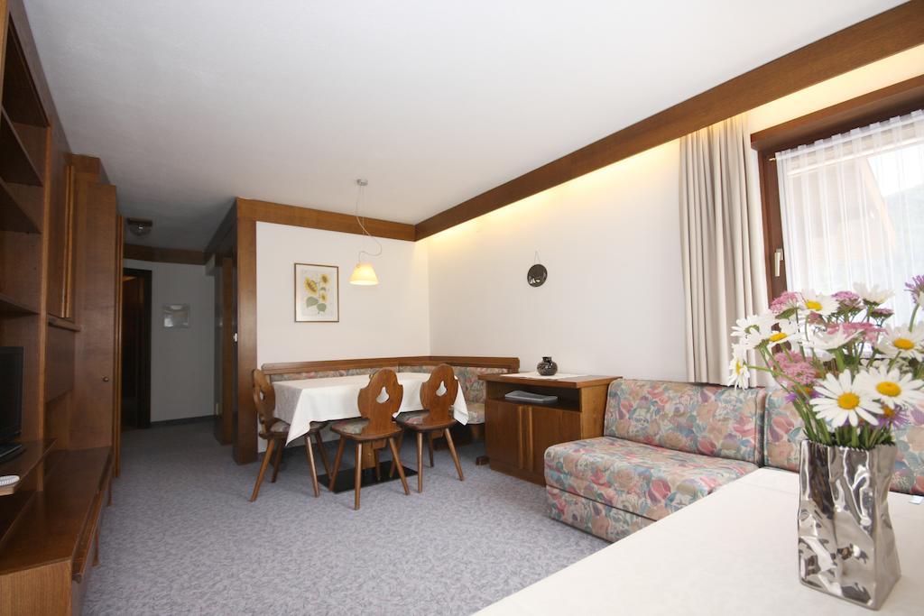 Two-Bedroom Apartment two Bathrooms Balcony