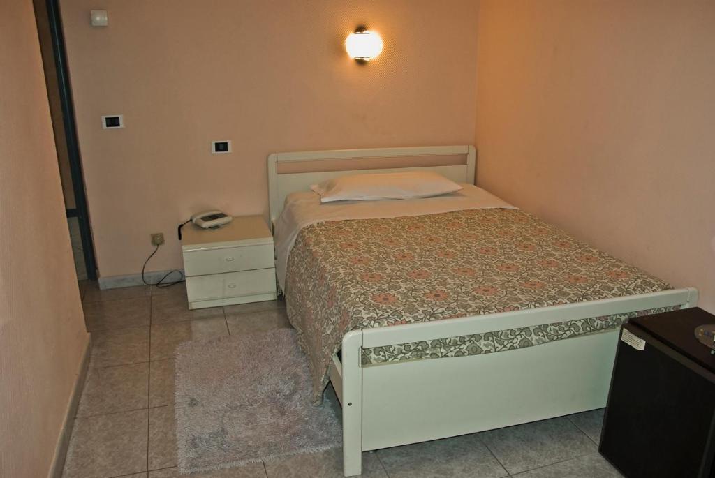 Single Room Shower