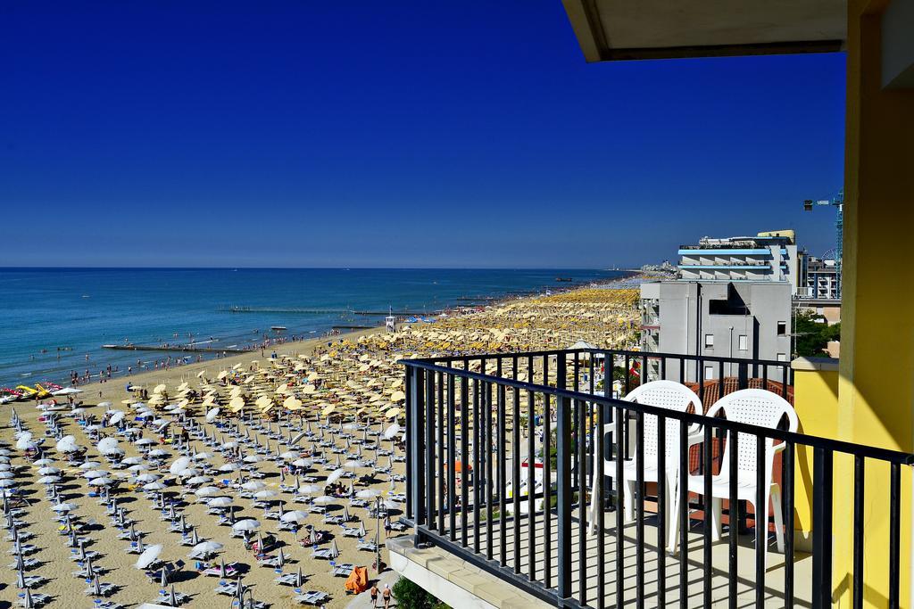 Double or Twin Room Sea View