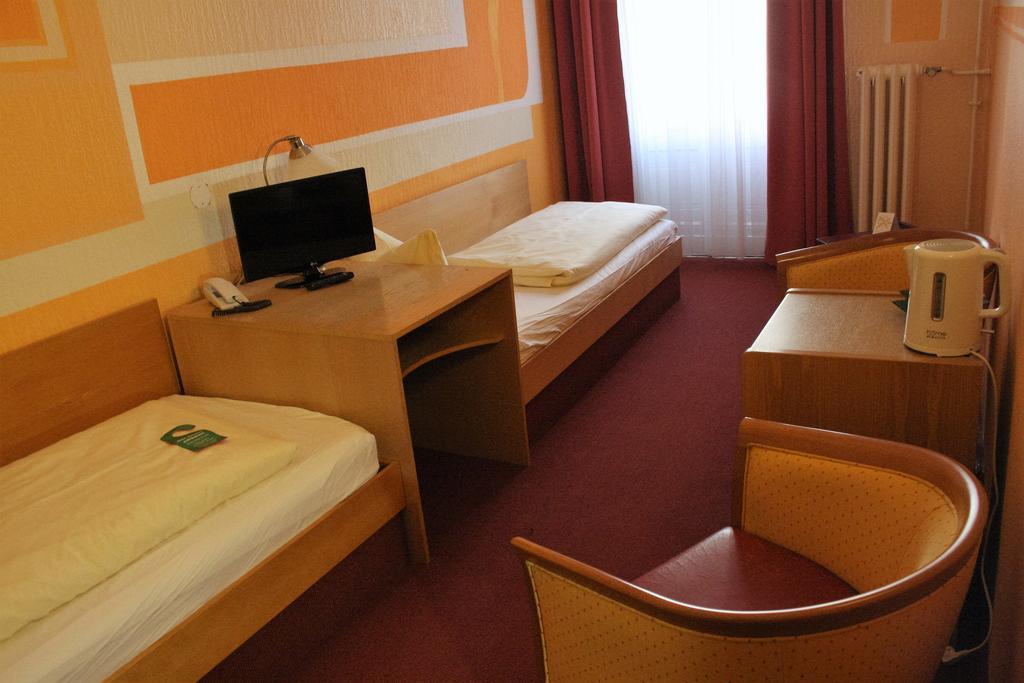 Twin Room with Bathroom