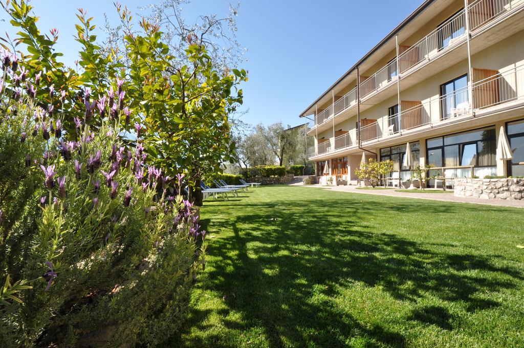 Double or Twin Room Garden View