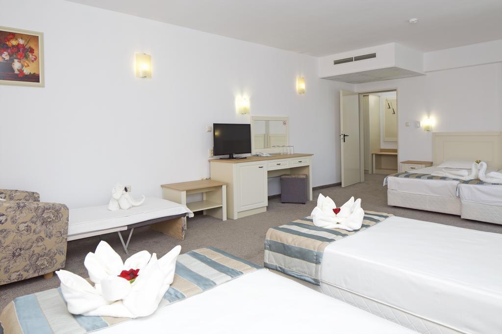 Superior Family Room with Balcony (4 Adults)