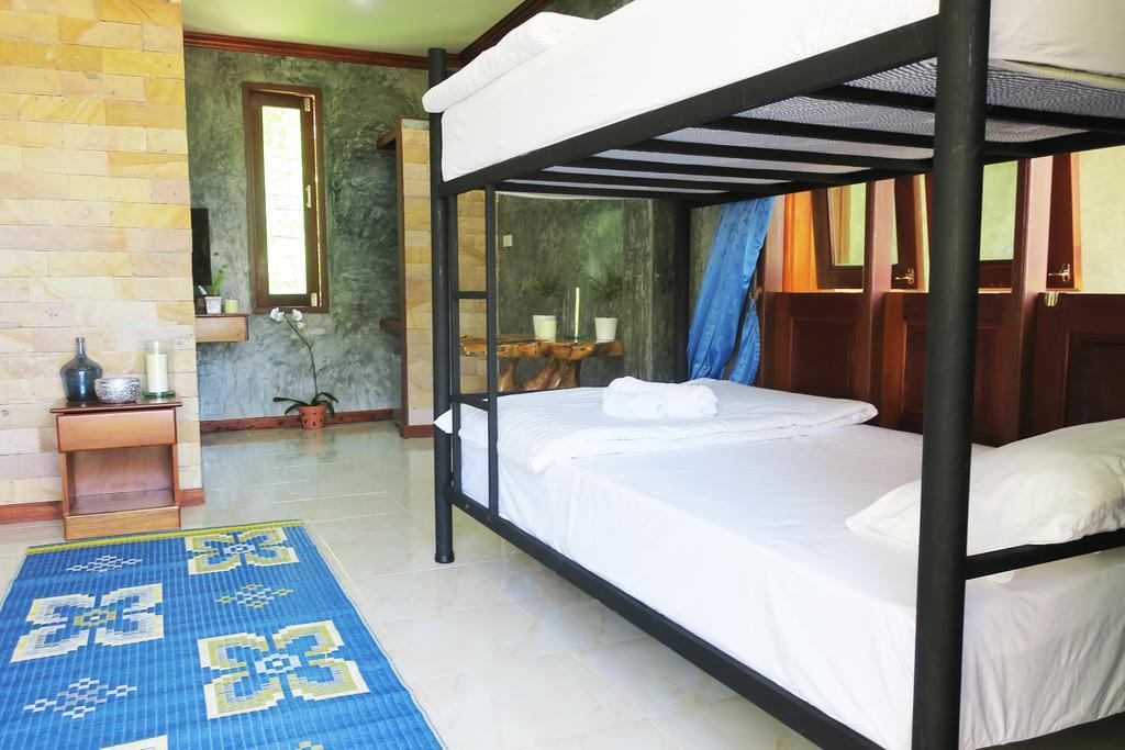 Bed in een Gemengde Slaapzaal met 6 Bedden
