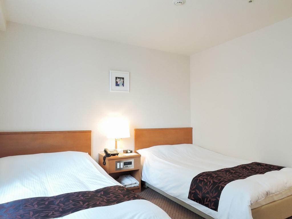 Twin Room with Extra Bed - Smoking