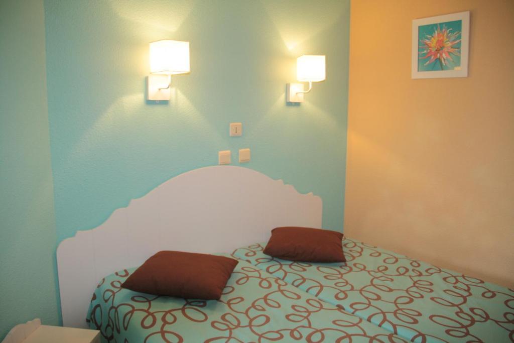Small Duplex House  (4-6 Adults),821688914:JPEG