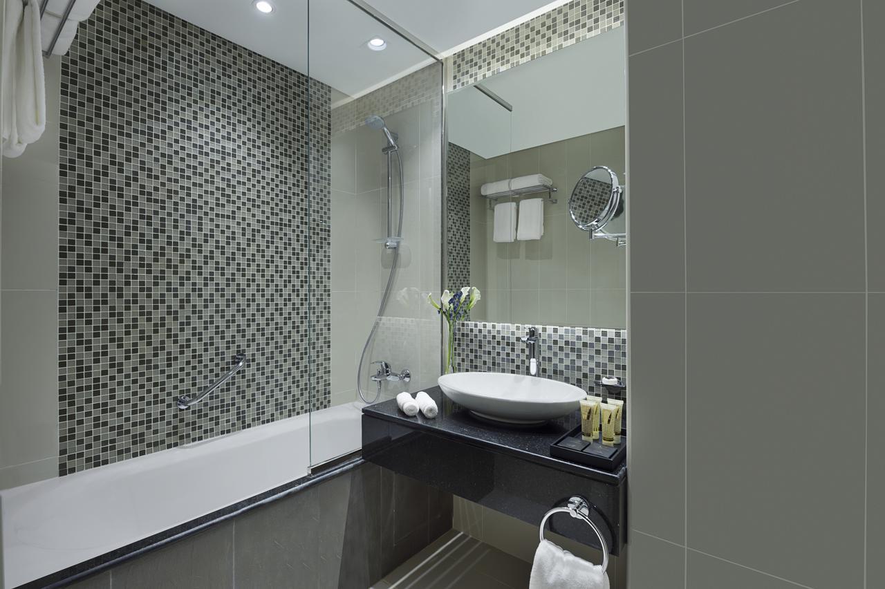 Suite 1 Chambre avec Balcon Privé - Vue Partielle sur Burj Khalifa