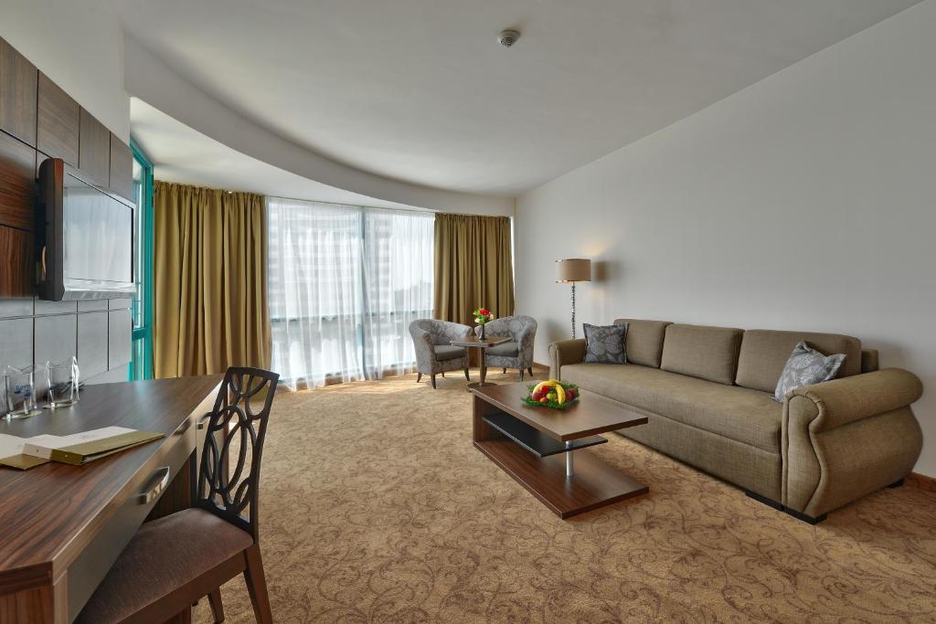 Suite mit 1 Schlafzimmer und Balkon (2 Erwachsene + 2 Kinder bis 12 Jahre) - kostenlose Getränke aus der Minibar