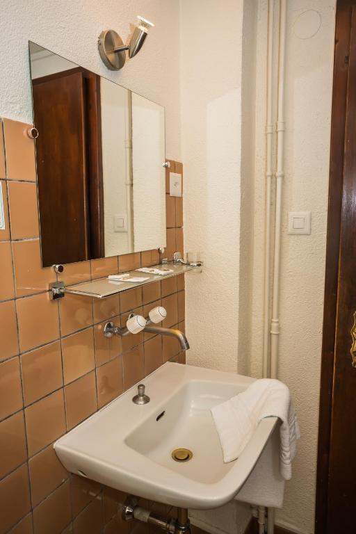 Chambre Double avec Salle de Bains Commune