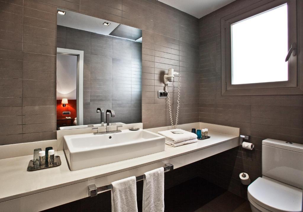 Quarto Standard com Cama de Casal ou 2 de Solteiro