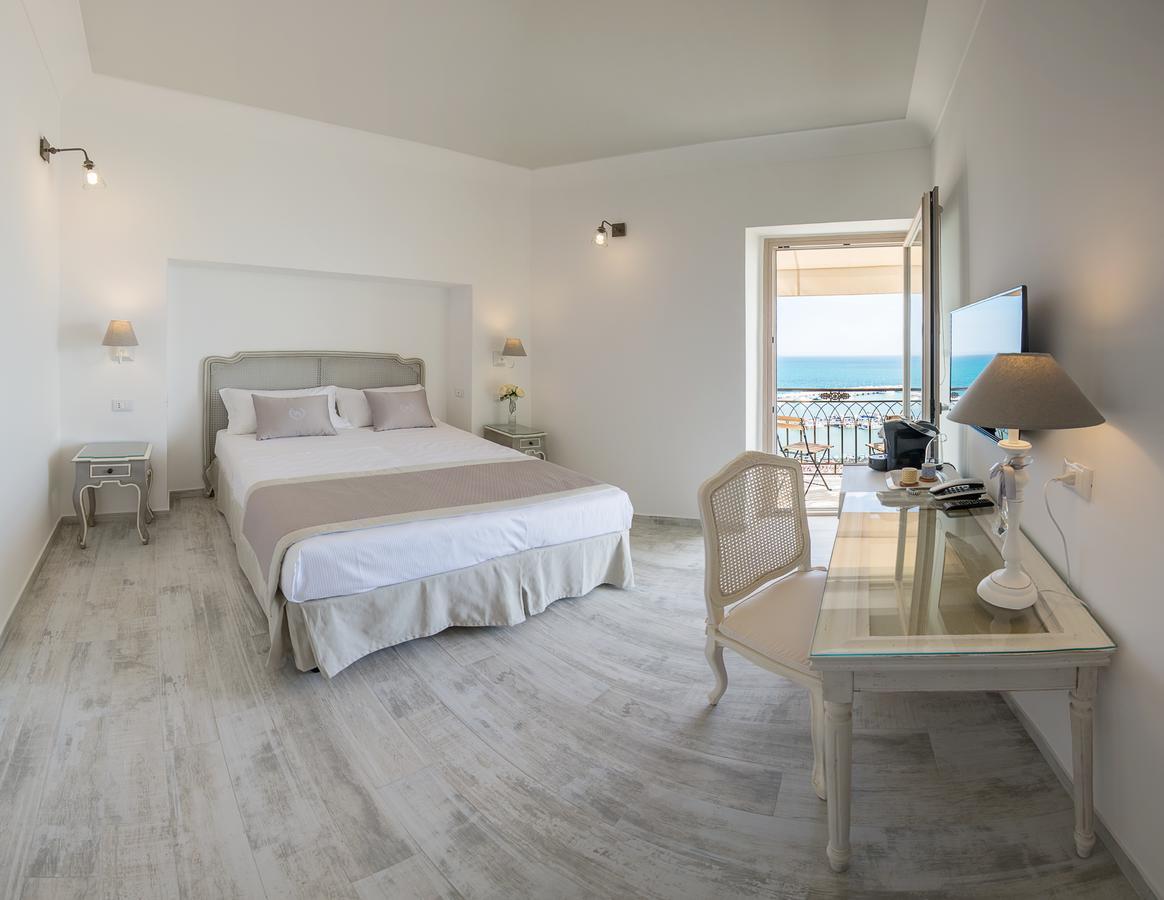 Deluxe Double Room Sea View