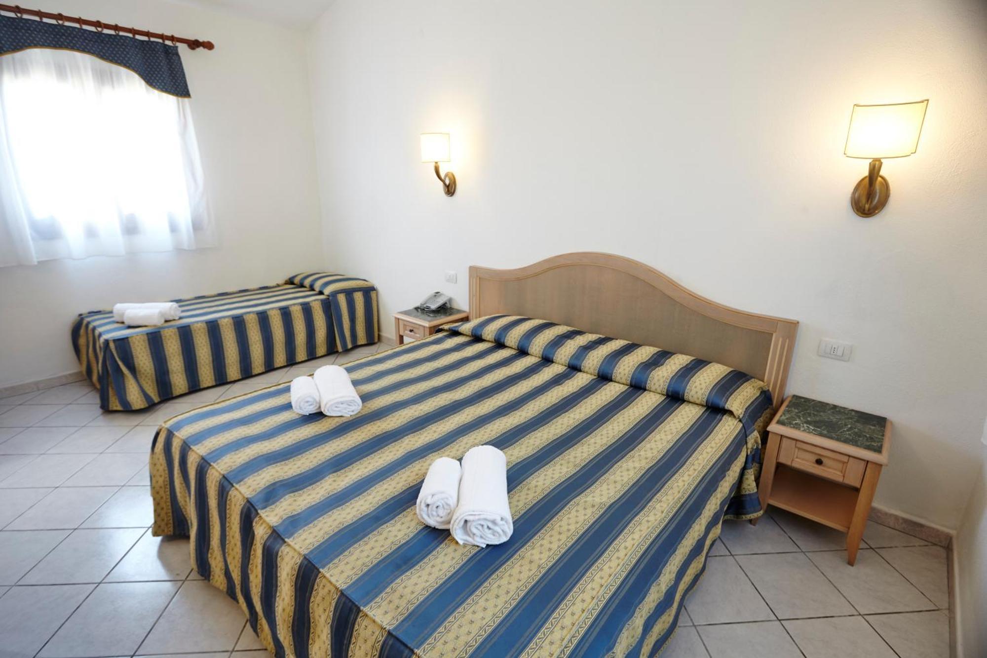 Classic Triple Room,696319065:JPEG