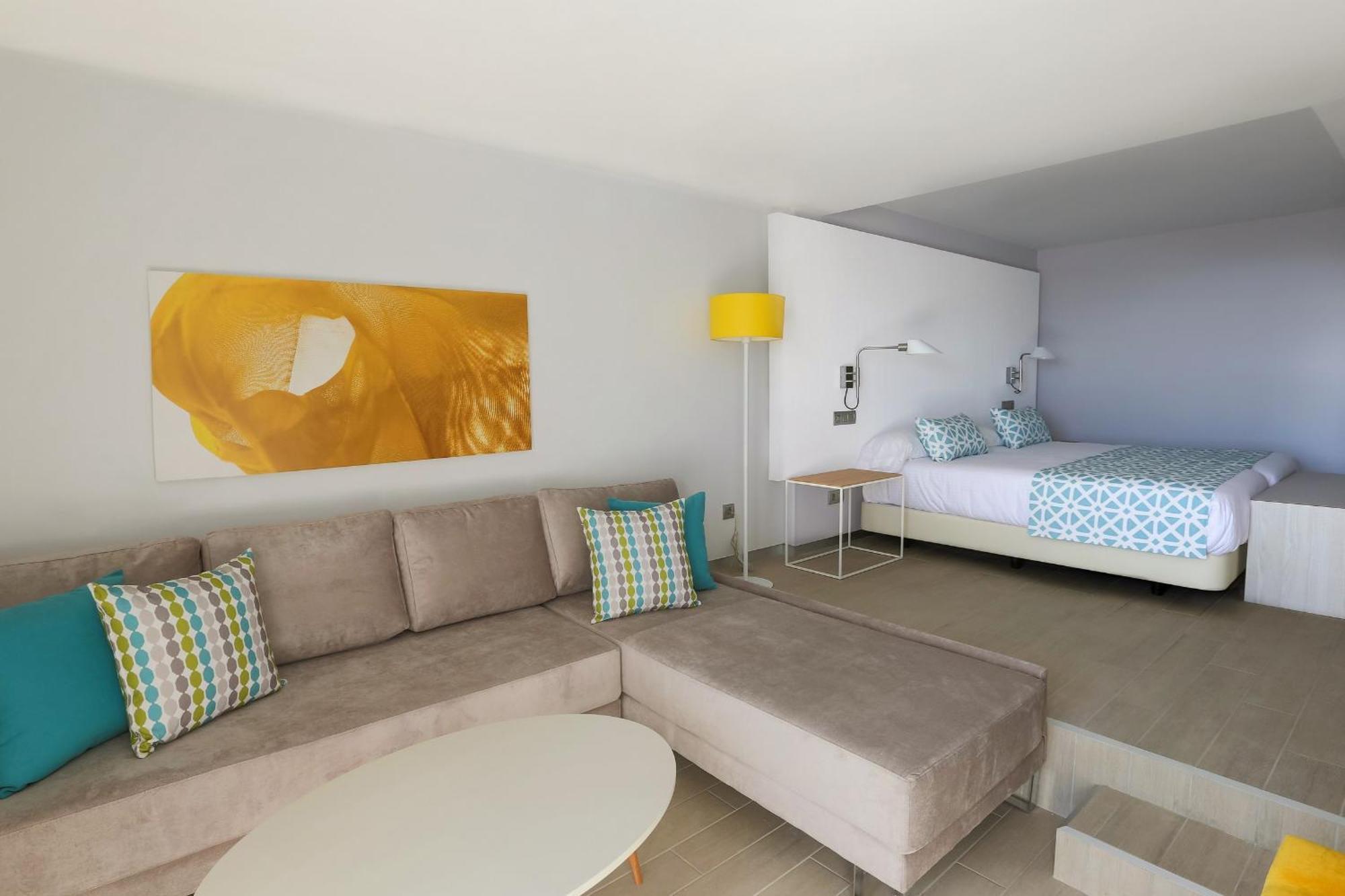 Junior Suite with Garden View,832382066:JPEG