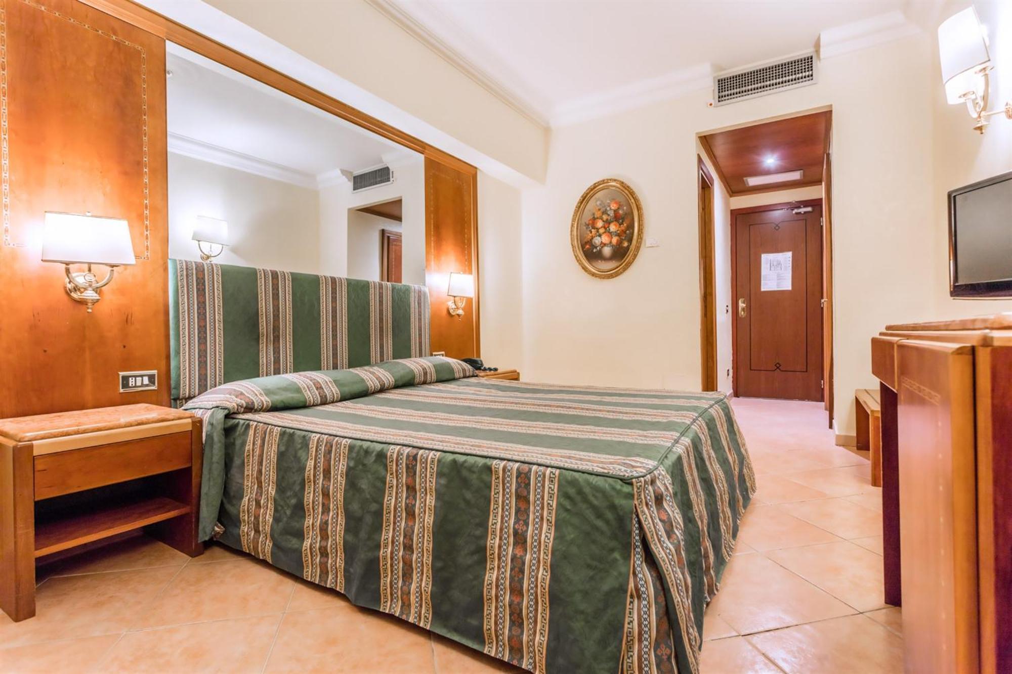 Standard Double or Twin Room,156651045:JPEG
