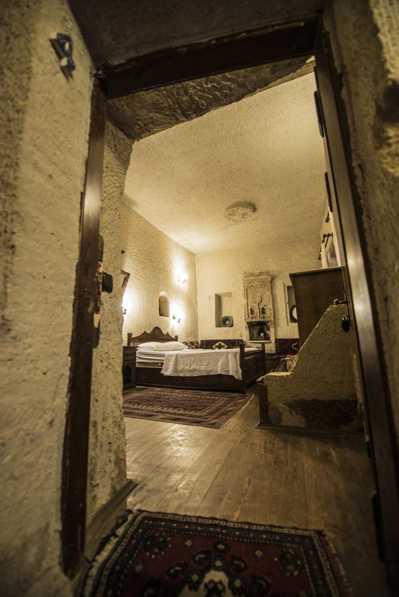 Deluxe Cave Zimmer