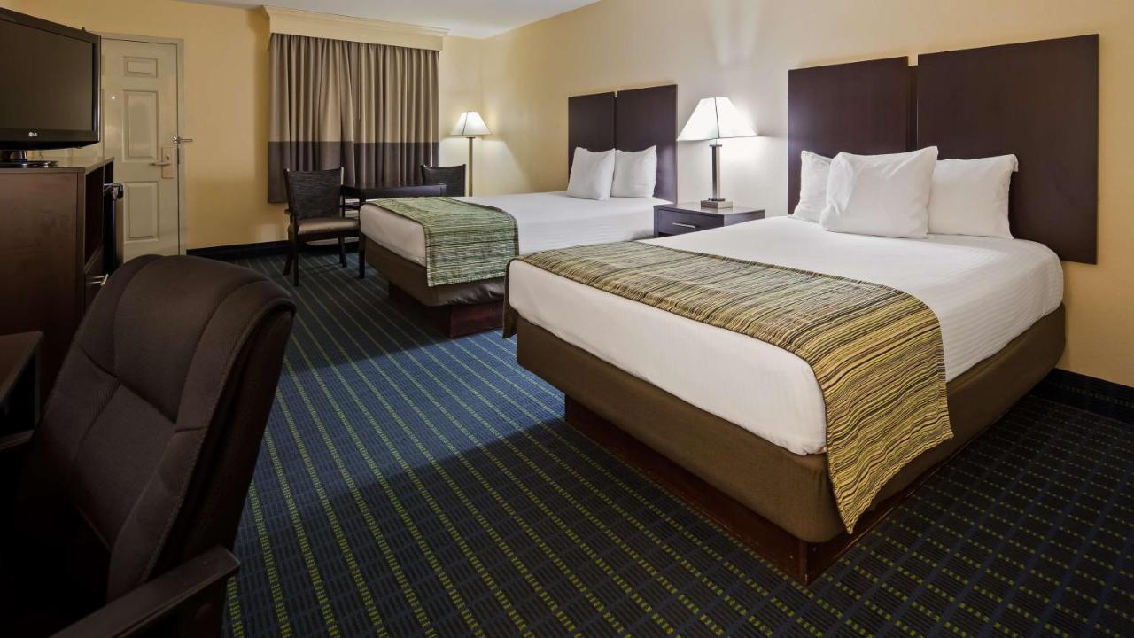 Double Room with Two Double Beds - Non-Smoking