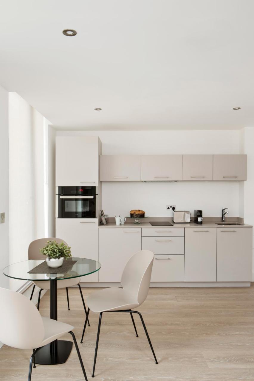 Executive One Bedroom Apartment with Terrace,990284812:JPEG