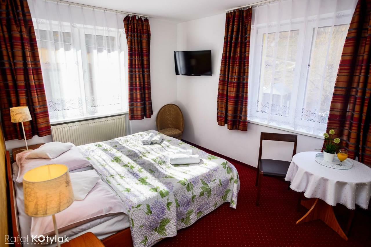 Vierbettzimmer mit Bad