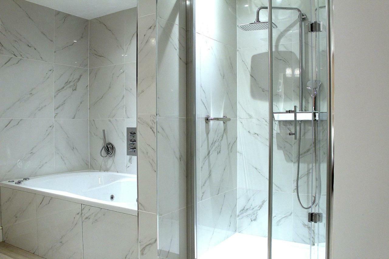 Signature Suite Jacuzzi