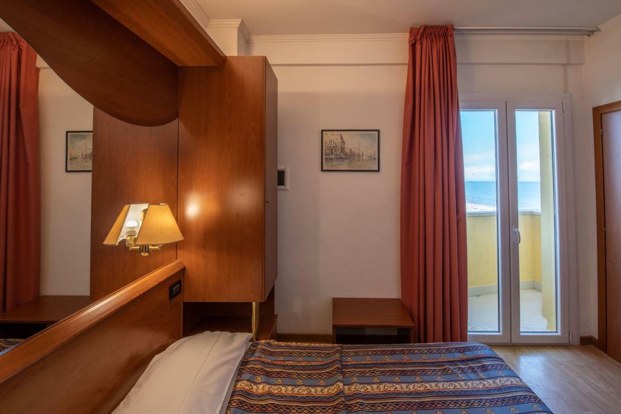 Double or Twin Room Partial Sea View
