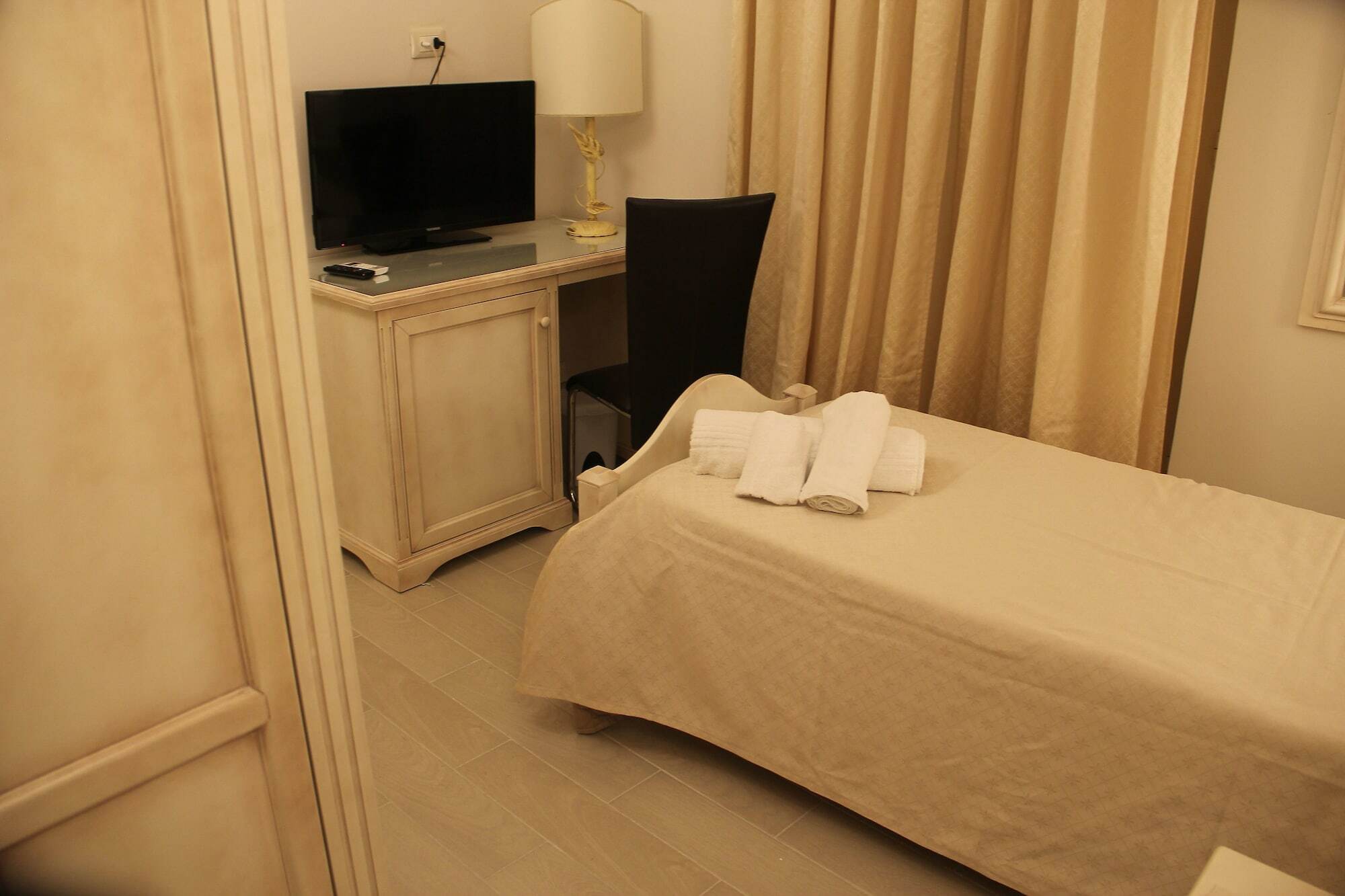 Economy Single Room