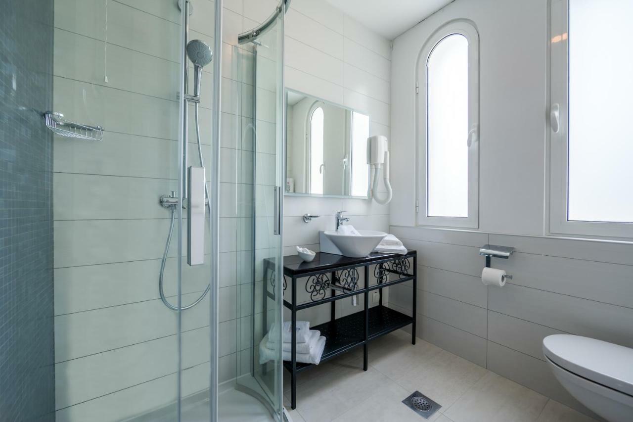 Standard Single Room with Street View