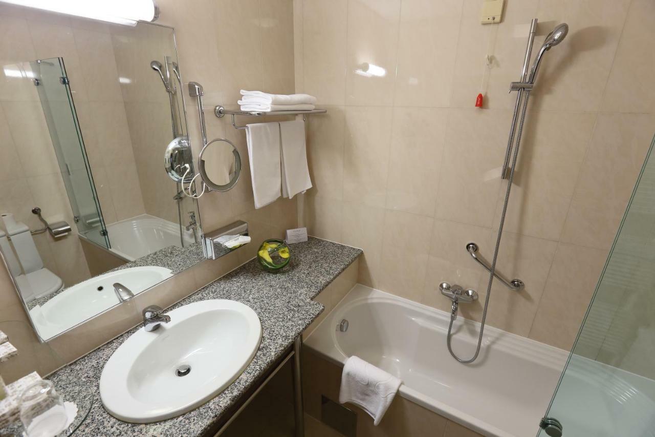Habitación Doble con balcón y vistas al lago - 1 o 2 camas