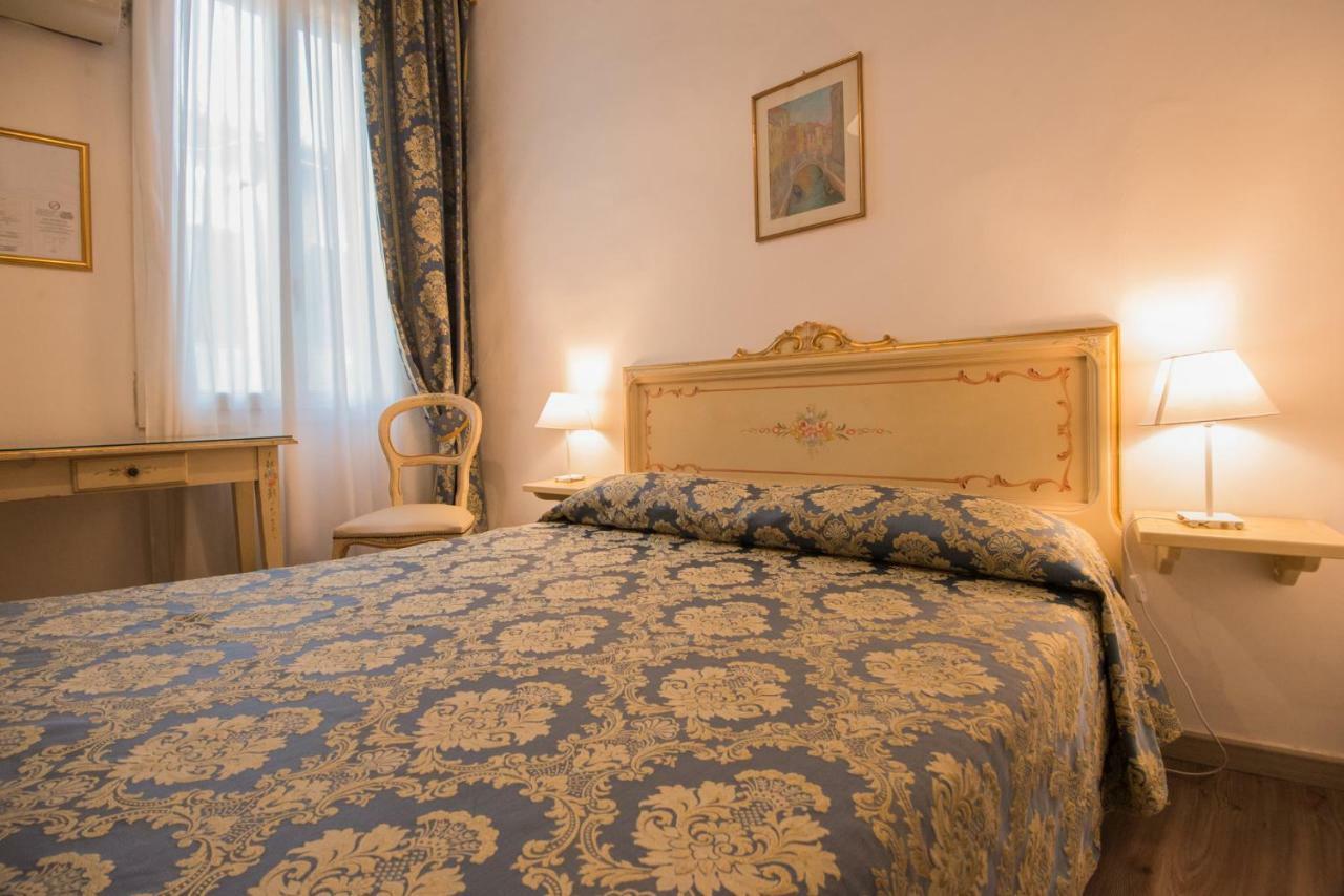 Double or Twin Room with Internal Private Bathroom,846191792:JPEG