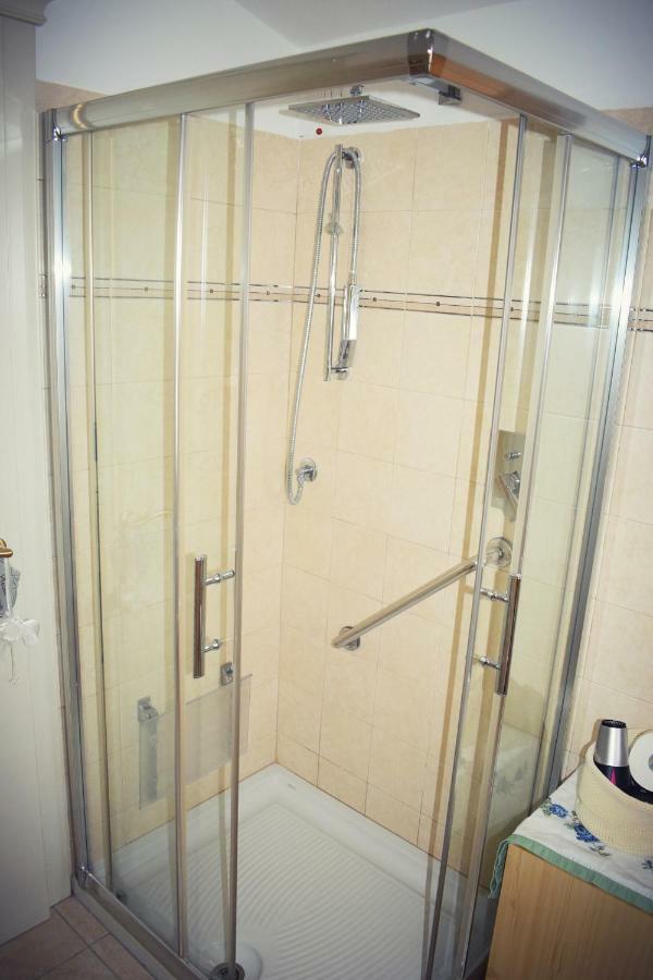 Triple Room Private External Bathroom