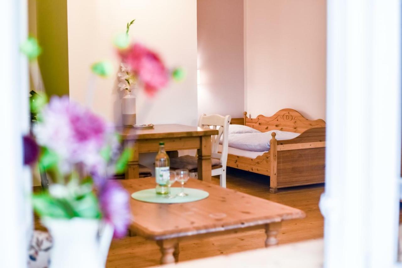Studio mit zwei Einzelbetten