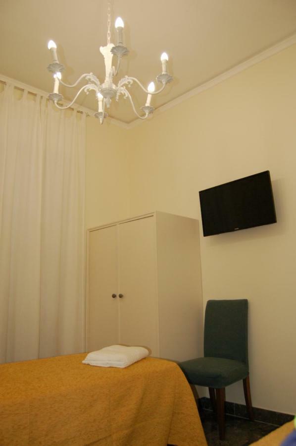 Double or Twin Room Private Bathroom