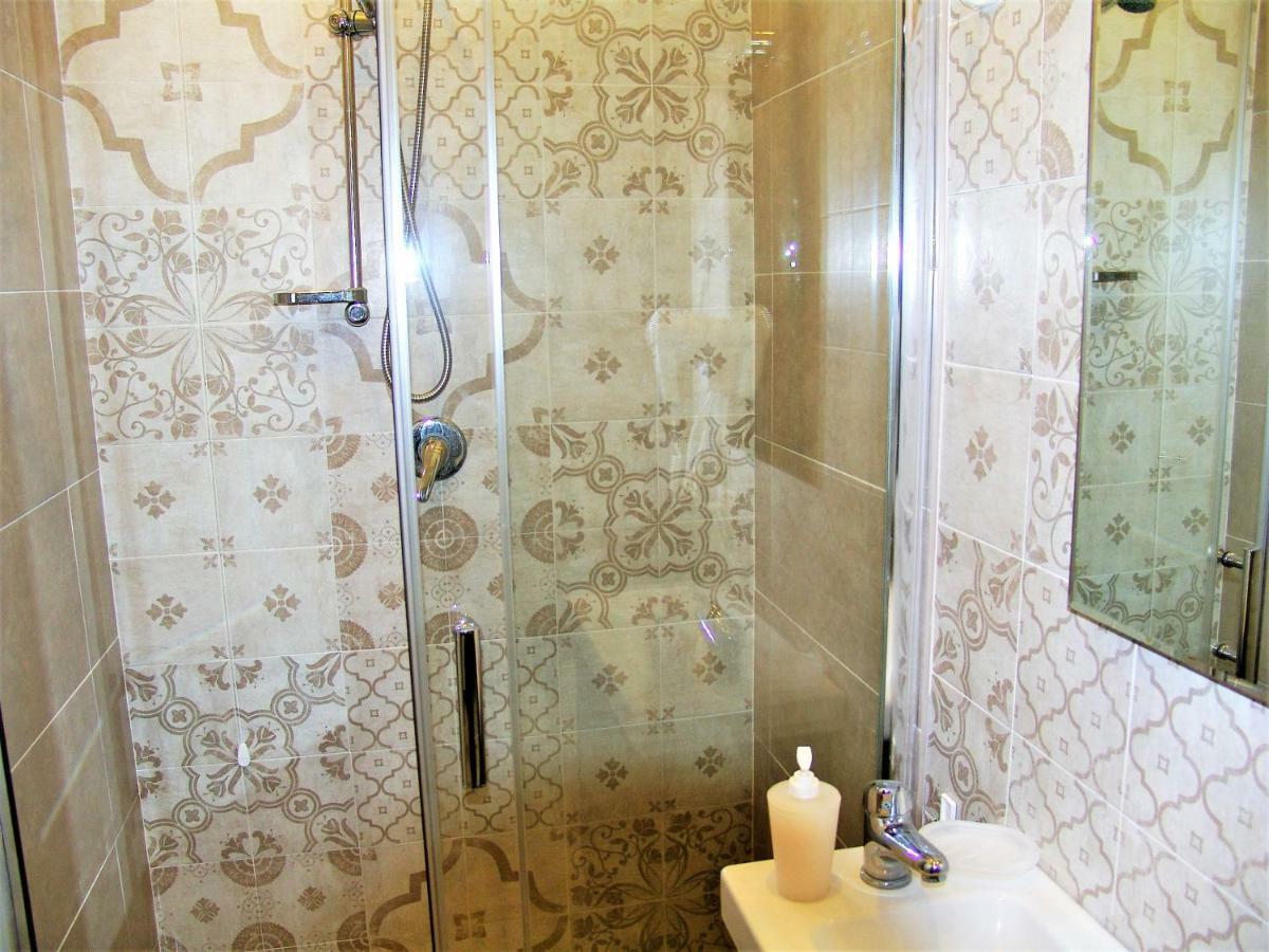 Quadruple Room Private Bathroom
