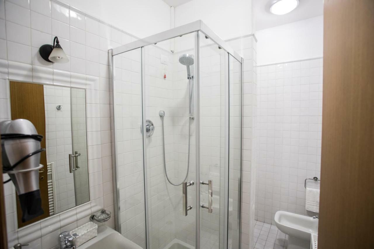 Double or Twin Room Private Bathroom