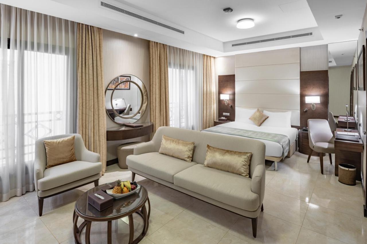 Accessible Suite with One King Bed