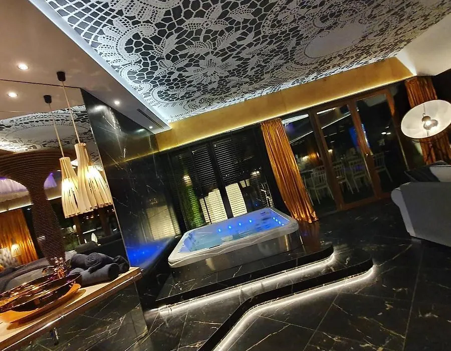 Hotel Ramka & Restaurant & Wine Bar-1