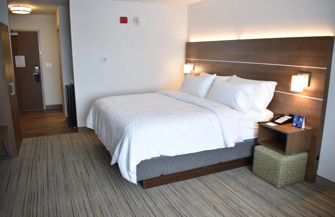 Holiday Inn Express & Suites - Boston South - Randolph By Ihg-1