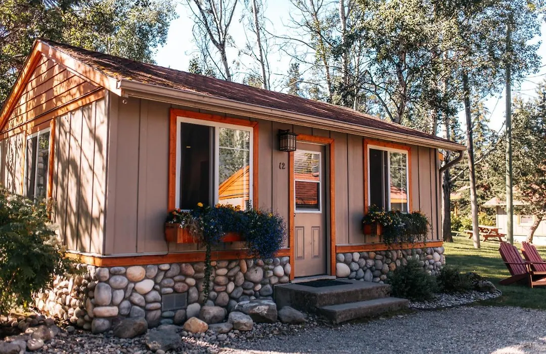 Patricia Lake Bungalows-1