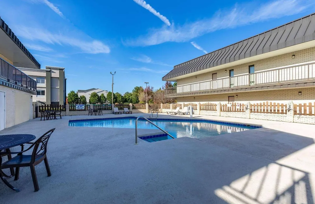 Days Inn By Wyndham Florence/I-95 North-1